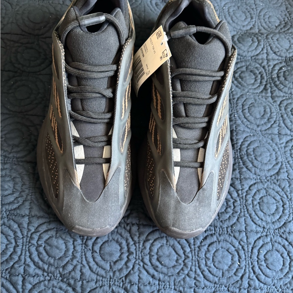 Yeezy 700 V3 Clay Brown